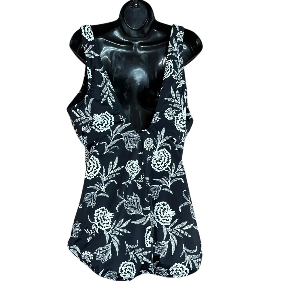 Lands’ End Black White Floral One Piece Swimsuit 26W Square Neck Plus